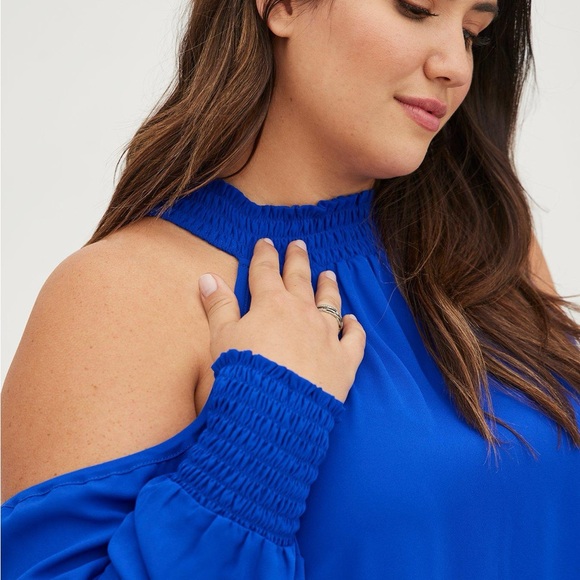 Torrid Georgette Smocked Neck Cold Shoulder Blouse Blue Women’s Plus Sz 5X - Picture 3 of 8